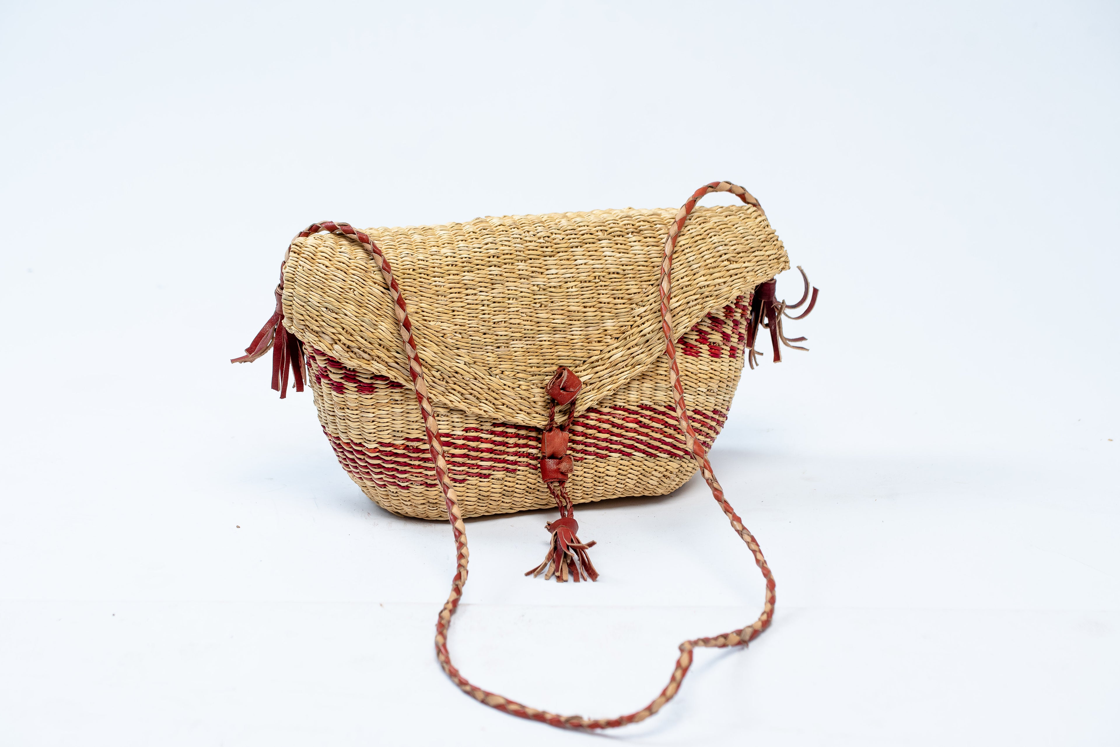 Handwoven Natural Straw Crossbody Clutch Bag – Red Stripe & Leather Tassels
