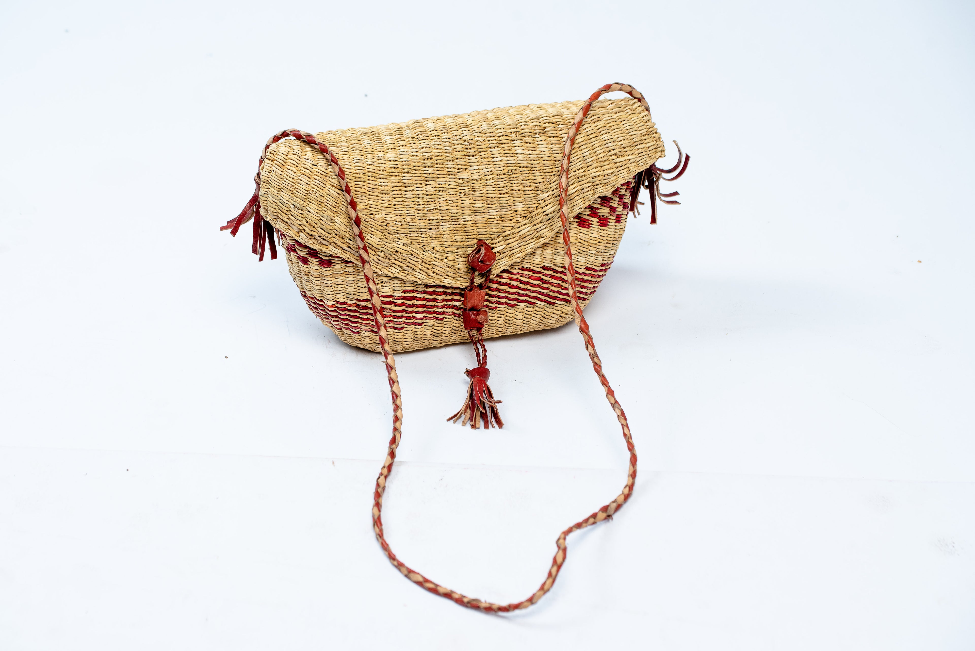 Handwoven Natural Straw Crossbody Clutch Bag – Red Stripe & Leather Tassels
